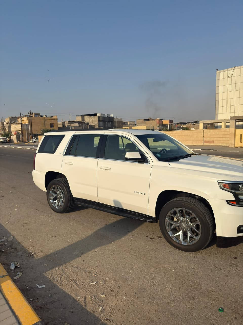 سلام عليكم تاهو موديل 2015 خليجي فئة Ls مواصفات اعتياديه ماشيه 253 رقم سليمانيه عندي بيها وكاله عامه بأسمي تريد وكاله او تحويل حاضر كفاله من صبغ وتبديل عدا بارد بسيط السعر 310 للبيع او للمراوس بـ كوري او امريكي مكان السياره البصره رقم تليفون للاستفسار ***********
