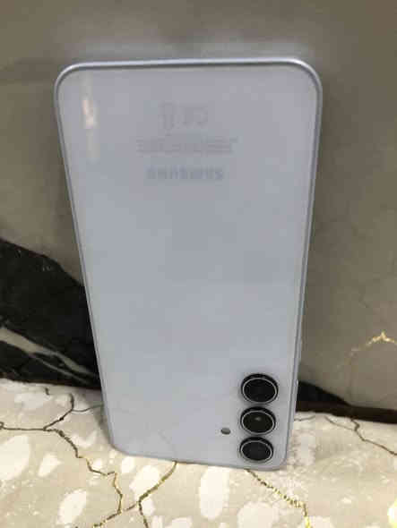 السلام عليكم
جهاز للبيع
نوع الجهاز :سامسونج A35
الذاكرة : 256
الرام : 8
جهاز نورمال مامفتوح 
كلش نظيف ملحقات الجهاز كارتون فقط
السعر ( 260  الف )وبي مجال المكان الموصل ناحية برطلة
رقم الهاتف : ***********
