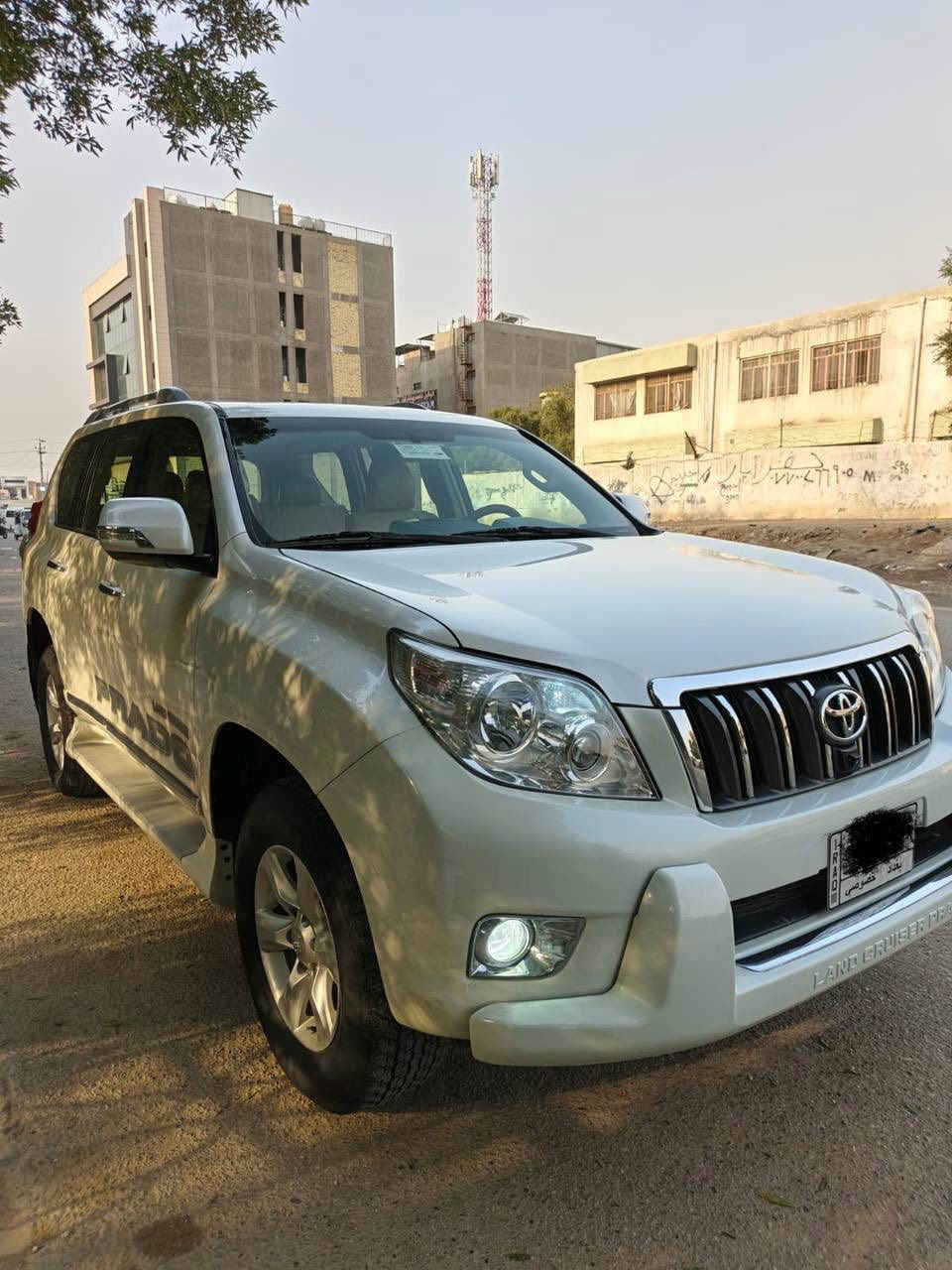 السلام عليكم 
(برادو موديل 2013 كفاله عامه بس الدعاميه الاماميه صبغ باقي السياره كفاله عامه السيارهTX.L {سعر السياره 28ونص}285 المكان بغداد للاتصال والاستفسار على هذا الرقم ***********
