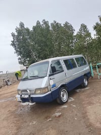 كيا بستا • رقم حمل • دواخل نضيفة