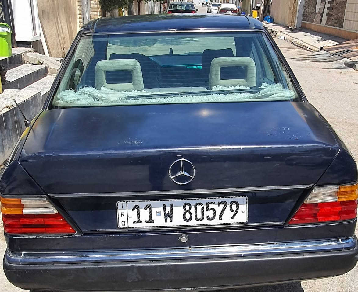 مارسيدس دب  موديل ١٩٩٣ رقم بغداد دولي لون حبري (كير مكينه بطه 3000 ديلكو)  بدون ضربه (قواعد دبلات سليمه)
(تبريد ثلج) كهربائيات وصدر امامي وخلفي مضبوط (سنويه بأسمي لغايه 2028) سياره جاهزه من كل النواحي
السعر:  (62 وبي مجال بسيط)
العنوان :بعقوبه
 للاتصال ***********
