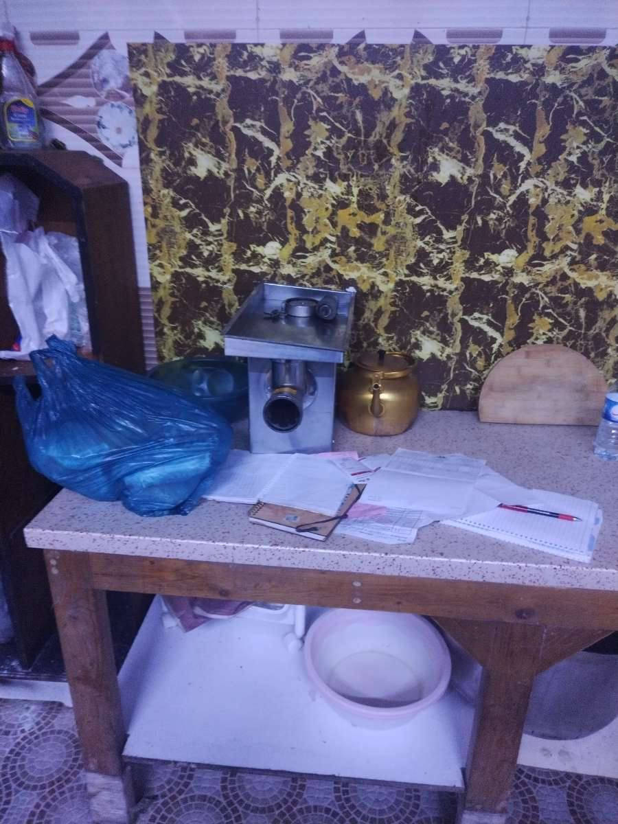 مطعم لحم بعجين كامل للبيع المعداة عبارة عن 
فرن حجري و منقل چاي مع كامل تجهيزات و منقل كباب مع كامل تجهيزات و عجانه و فرام لحم و و رقاقه عجين غراض لحم بعجين كله و كباب كله و فرن كله لأي استفسار اتصل *********** شمشمل, السليمانية
