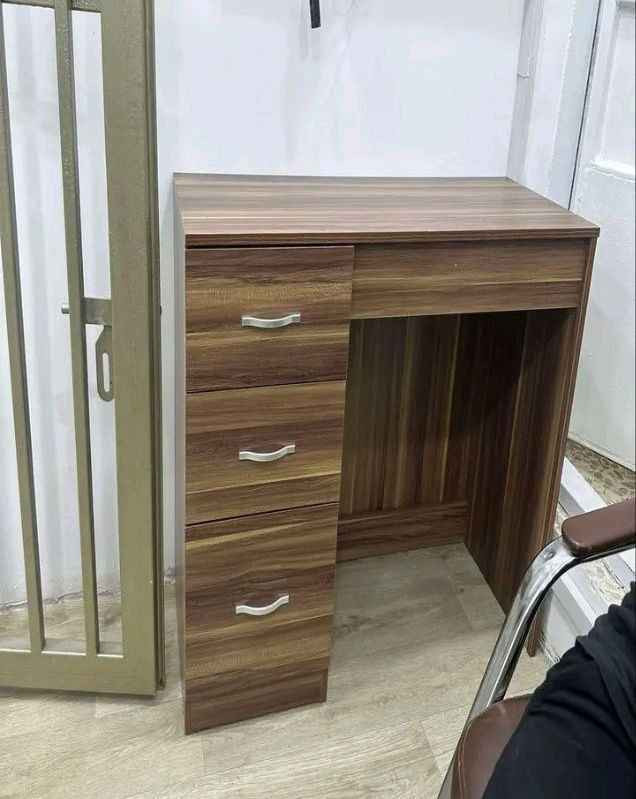 ✅️🔥تخفيض بسعر الجملة🔥 ✅️
🔥ميز مكتبي  جودة عالية امريكي 🔥
🔴اللون جوزي 
🔴خشب mdf 15 mm جودة عالية
🔴القياس بالصورة 
✅️السعر 60الف والتوصيل مجاني بغداد, العراق


**إذا كنت صاحب هذا الإعلان وتريد حذفه لأي سبب، رجاءا أرسل رسالة إلى الدعم الفني**