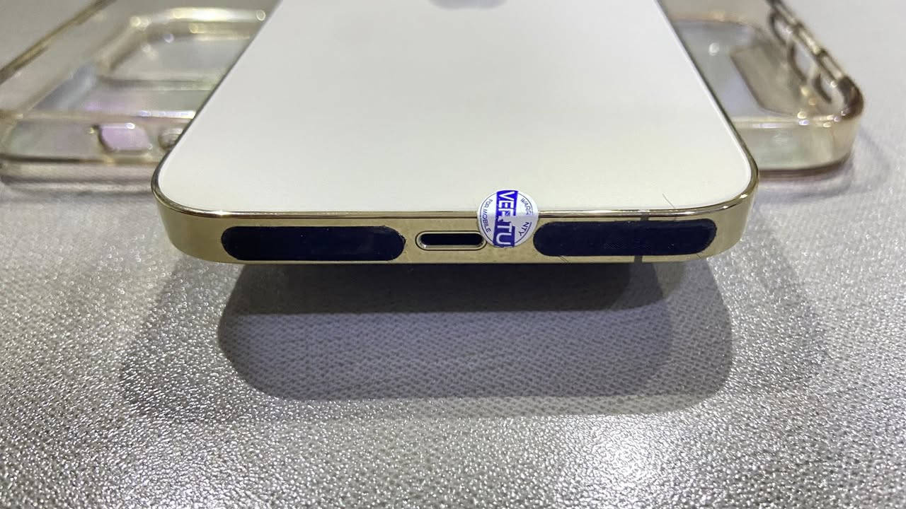 السلام عليكم 
ايفون 13برو ماكس ذاكرة 256GB نموذج M امريكي لون ذهبي البطارية 84 الجهاز نظافة 100‎%‎ الجهاز مكفول كلشي ما مبدل ولا داخل صيانة وشخط ما بي مكاني بغداد الزعفرانية السعر اتفضل خاص او واتس ***********
