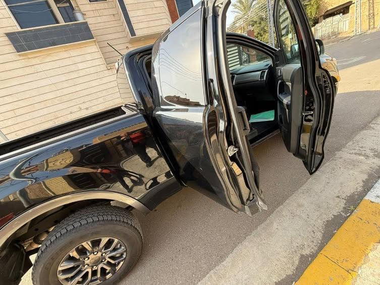 فور رينجر كلين تايتل ٢٠٢٠
سيارة نضيفة و كلين
بيها رصعات خفيفة 
مكفول و سونر يشهد
كلشي شغال مكينة كير خير من الله
مواصفات سبورت محرك  ٢٣٠٠ ايكو بوست (تيربو)
تيرات جديدة 
سعر ١٦٥ و بيها مجال مستعجل على البيع
رقم ***********
بيه واتس
