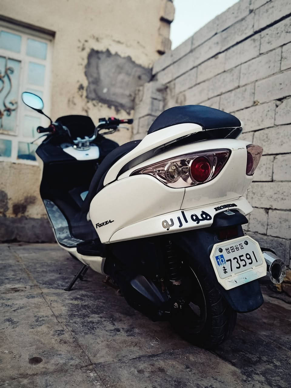 السلام عليكم فورزة  0 8 للبيع 
جاهزة من كلشي كهربائيات كلهة شغال
لايت زنون امامي 
بك لايت كرستال اشاير لد ابيض 
حساس ستان 
مكينة مفتوحة ناعمة ونشاط 
اوراق أصولي 
مكاني ديوانية حي فرات 
لسعر 700 وبيهة مجال 
لرقم ***********
