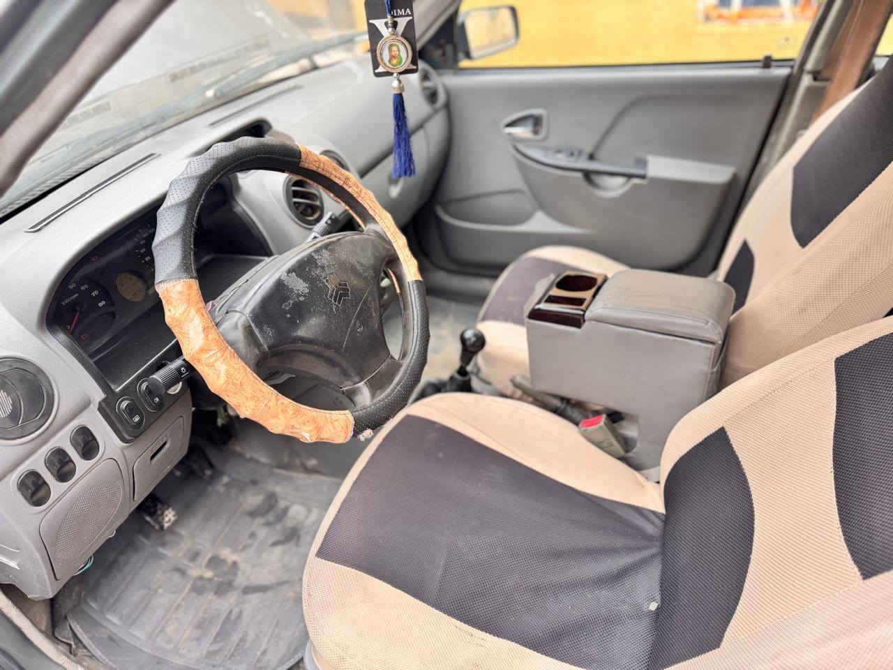 سلام عليكم  موديل 2012 
كفاله عامه من كلشي 
من محرك وكير وتايرات 
حداديه كهربايات 
تبريد شواصي رقم قادسيه 
الديوانية مكان سياره 
سعر ب33سياره حلوه
***********
