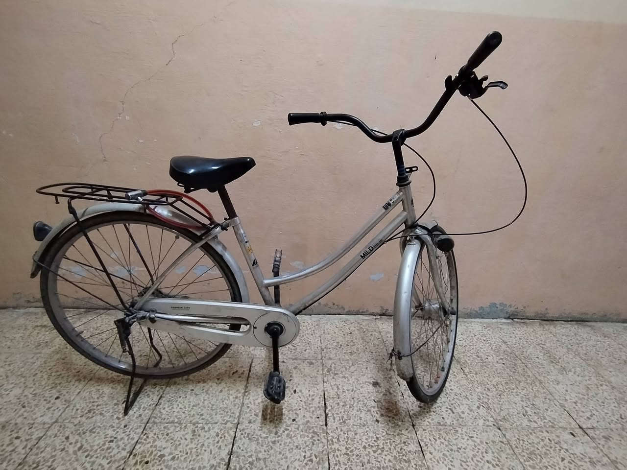 للبيع بايسكل نضيف تجي و تشوفو احلى من الصوره بي كير و حساس شرط شغال اصطابات كلشي بي السعر 65و بي مجال شي قليل


**إذا كنت صاحب هذا الإعلان وتريد حذفه لأي سبب، رجاءا أرسل رسالة إلى الدعم الفني**