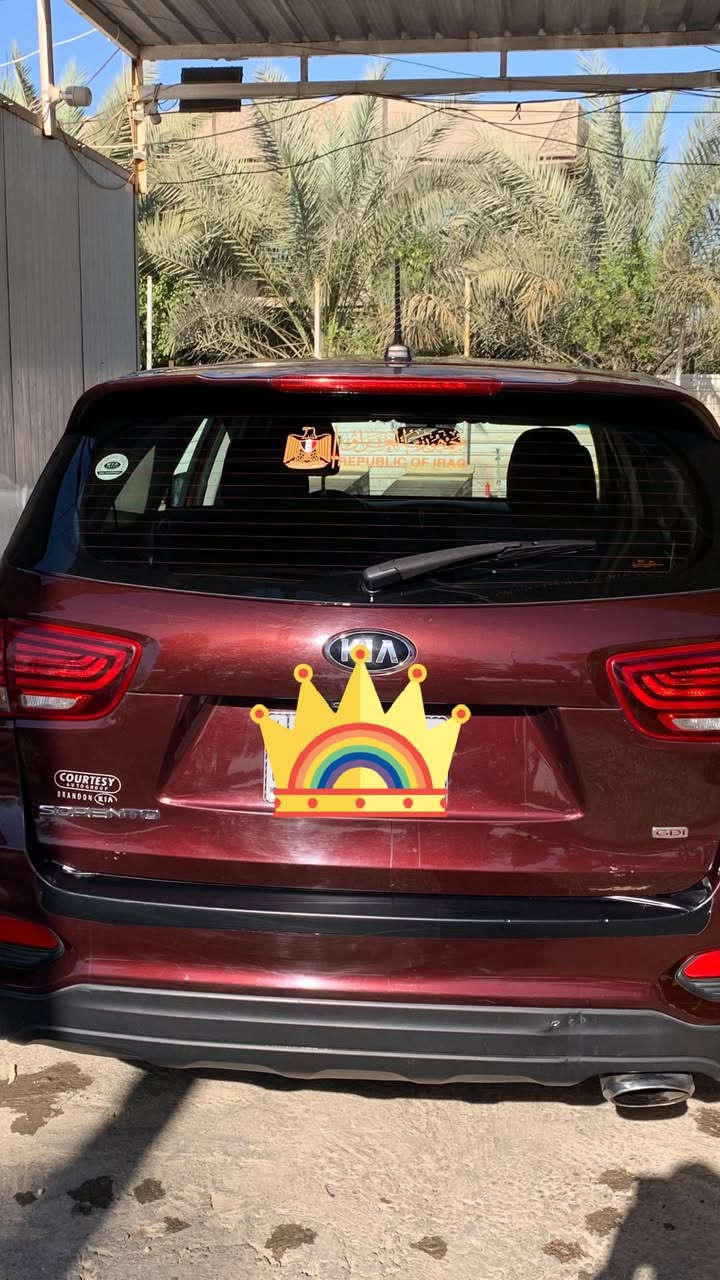 سلام عليكم 
سورنتو 2020 وارد امريكي 
اللون احمر كرزي
7 راكب 4 سلندر مكينه 2400 JDI
تخم تاير جديد 
محرك + كير جديد 
هزه وسنويه جديد 
رقم انكليزي بابل 
سعر 185بيها مجال للشراي 
مكاني بابل
***********
