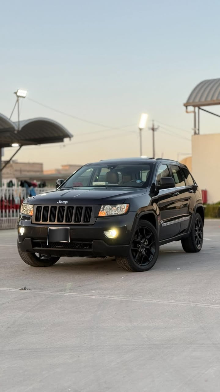 jeeb كراند شيروكي 
#للبيع_فقط
مديل 2013
ماشية 160 km
#ادوات_ادوات_دخول_جديد
#متومة_ارقام_وسنوية_اصلي

 ( موصفات )
بانراما 
شاشة تاب 
كشنات جلد 
فول كشنات كهوباء 
دمامات خلفية 
تحكم ستيرن 
لايتات زنون 
تحكم سترين جهتين 
حدادية طوبة 
تبريد ثلج ❄️ 
#المكان_بصرة
#السعر_اتصل_وتدلل
***********
