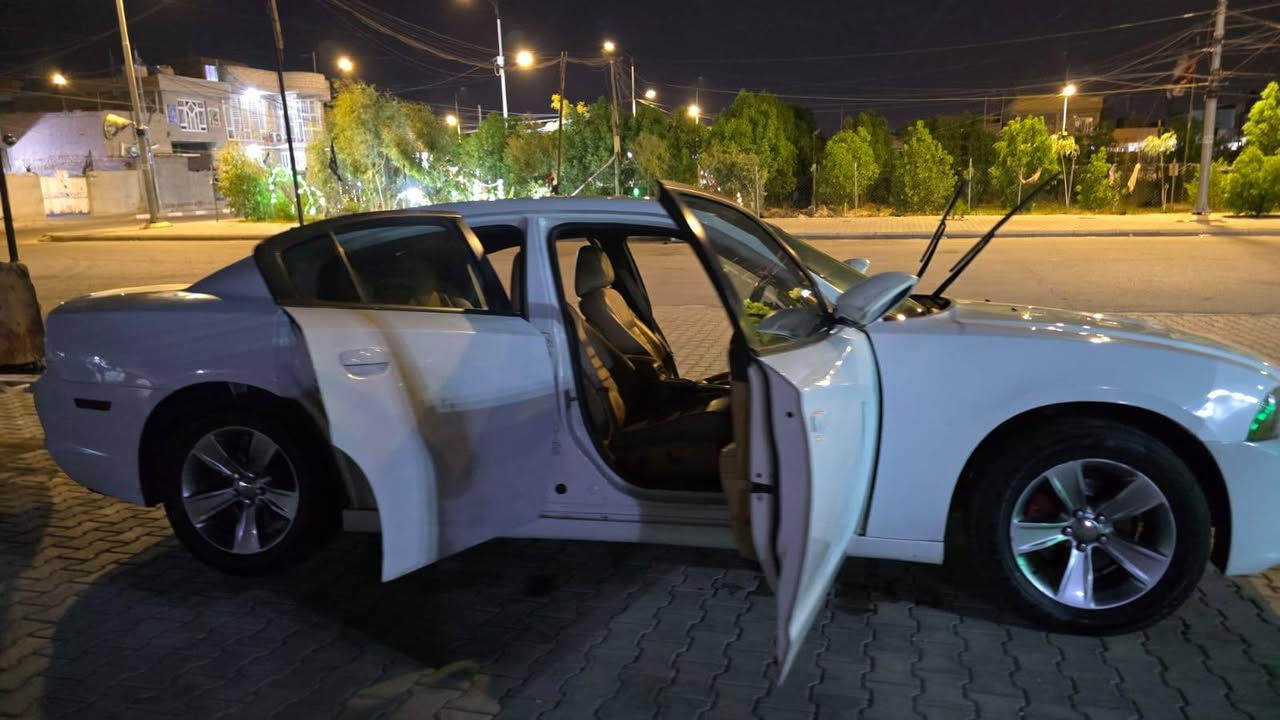 السلام عليكم جارجر لبيع مديل ١٢ حداديه امامي وخلفي  ومكينه وكير عصه جديده شاشه جبيره تخم تايرات تبريد تلج لبيع فقط السعر ١٤٠ وبيه مجال بصيط مكاني الكوت الشراي يتصل ***********
