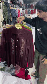 توفر قميس ستراس خامه جسكه 
السعر درزن 57 الف 
الحجز وتساب 
***********
