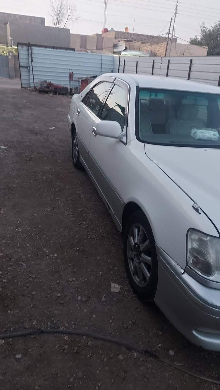 السلام عليكم ملكه موديل ٢٠٠٠رقم كركوك قرار ٤٨مدفوع كمرك وضريبه ومعممه على كافة المحافظات مكفوله من الكص والنقل ..بيها ضربه بالجاملغ الخلفي والجاملغ الامامي  باقيه بس عل الرقم  محرك فيفيتي ٤دكم تبريد قطعتين ثلاجه خلفيه برده خلفيه حداديه جديده طخم تاير جديد 
السعر ٩٠ وبيها مجال قليل ***********
