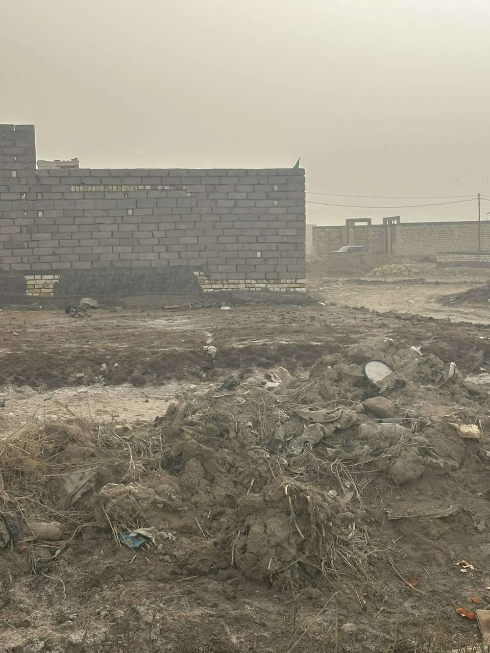 السلام عليكم قطعه زراعي مساحه 200متر ثاني قطعه عن شارع رئيسي مدفونه ومحدوله وجهازه للبناء حي جوادين ‭0783 180 3794‬
