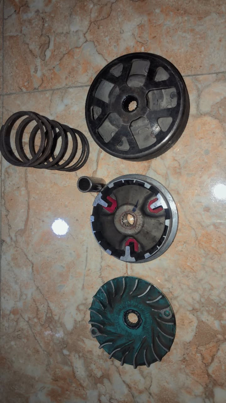 سلام عليكم كلجات ماكس رياضي زوج ويا قايش وخرز كت كامل٧٥ الف قفل
كلجات سكنس رياضي زوج بس بدون صفاكات ٥٠ الف قفل
كلج ماكس بلادي ويا قايش وخرز سعره ٢٥ الف قفل
صارنصه سكنس رياضي قطعتين سعرها ٣٥ الف قفل
فاكيوم سكنس او ماكس مضلع او بوليس بلادي مال تفصيخ سعره ١٥ الف قفل
دبل خلفي بلادي ماكس اصلي تفصيخ سعره ١٠
دبل امامي ماكس بلادي يحتاجله تجفيت سعره ١٠
مكاني بغداد السكان 
رقمي***********
