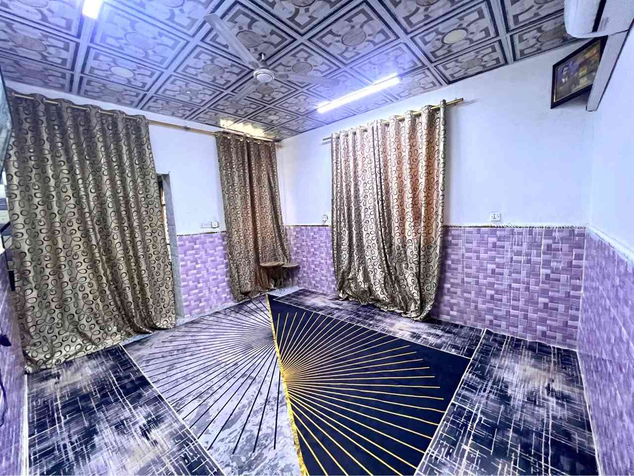 دار للبيع 90 متر مربع
يحتوي 
طابق ونص 
الطابق الارضي يحتوي على غرفه وصالة وستقبال ومطبخ وصحيات
الطابق الثاني 
غرفه وصاله 
منطقه سهلية مقابيل مستشفى الفرات الاوسط النجف, العراق


**إذا كنت صاحب هذا الإعلان وتريد حذفه لأي سبب، رجاءا أرسل رسالة إلى الدعم الفني**