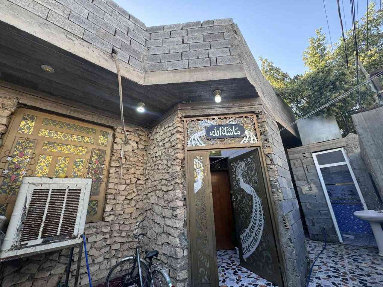 خلفه كليه الطب الاسنان 
بيت البيع مساحه ٢٠٠ واجهيه ٩ نزال ٢١. غرفتين نوم صاله ديوانيه هول مطبخ ضحيات داخلي خارجي 
مناور ٣
سعره 80 قابل للتفاوض 
رقم الهاتف ***********
