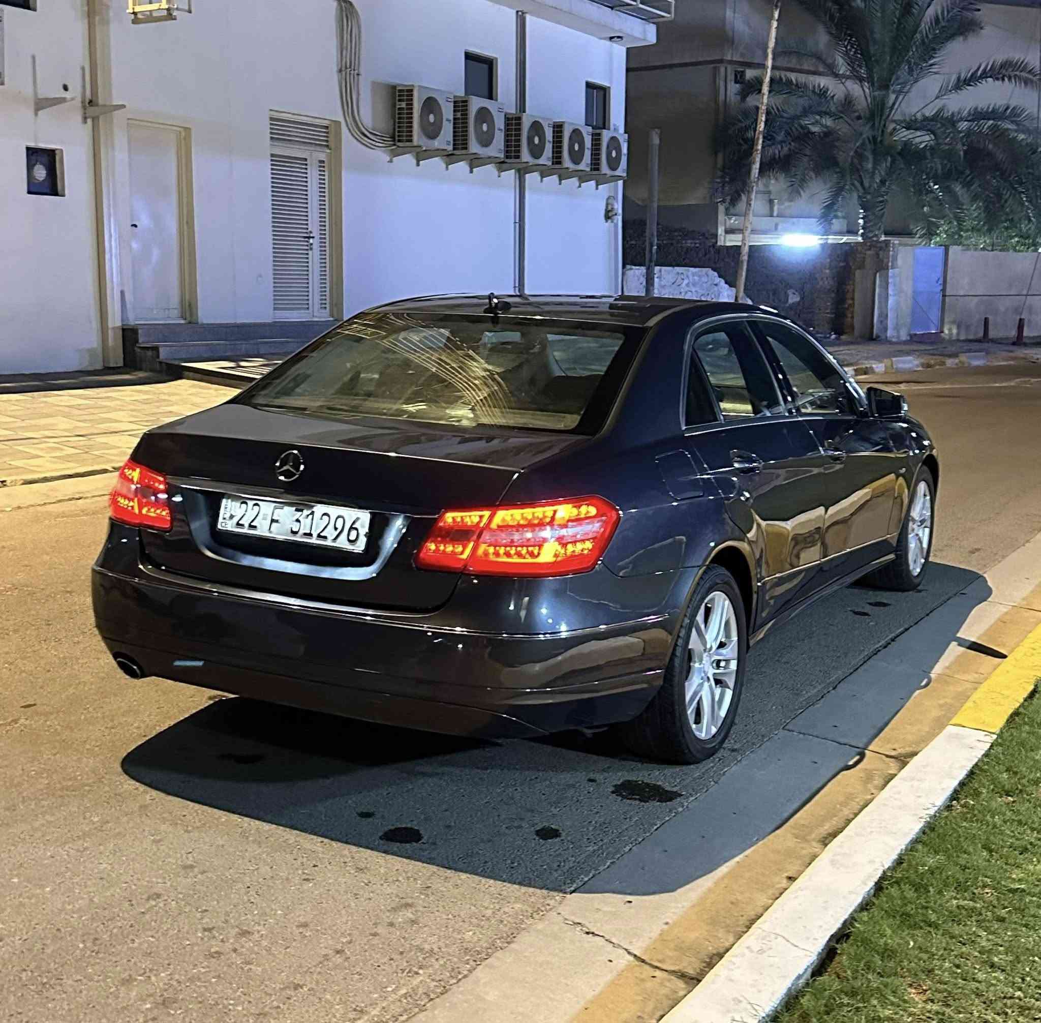 مارسيدس E200 2012 cgi
MERCEDES E200 CGI 2012
وارد امريكي صبغ فقط ربع بنيد بدون دواخل بدون ايرباك. 
سياره احله من صور مال بيت جديده ومسويلها ادامه كامله وأي نقص مابيها. رقم اربيل بسمي تحويل ثاني يوم
مكينه 4 سلندر جديده كير صدر تخم تاير كله جديد. مواصفات كير تعليك كشنات كهرباء+ تدفئه شاشه تحكمات وبعد بيها معروفه مواصفاتها سعر 130 وبيها مجال مكاني بغداد حي الجامعه. رقمي ***********
