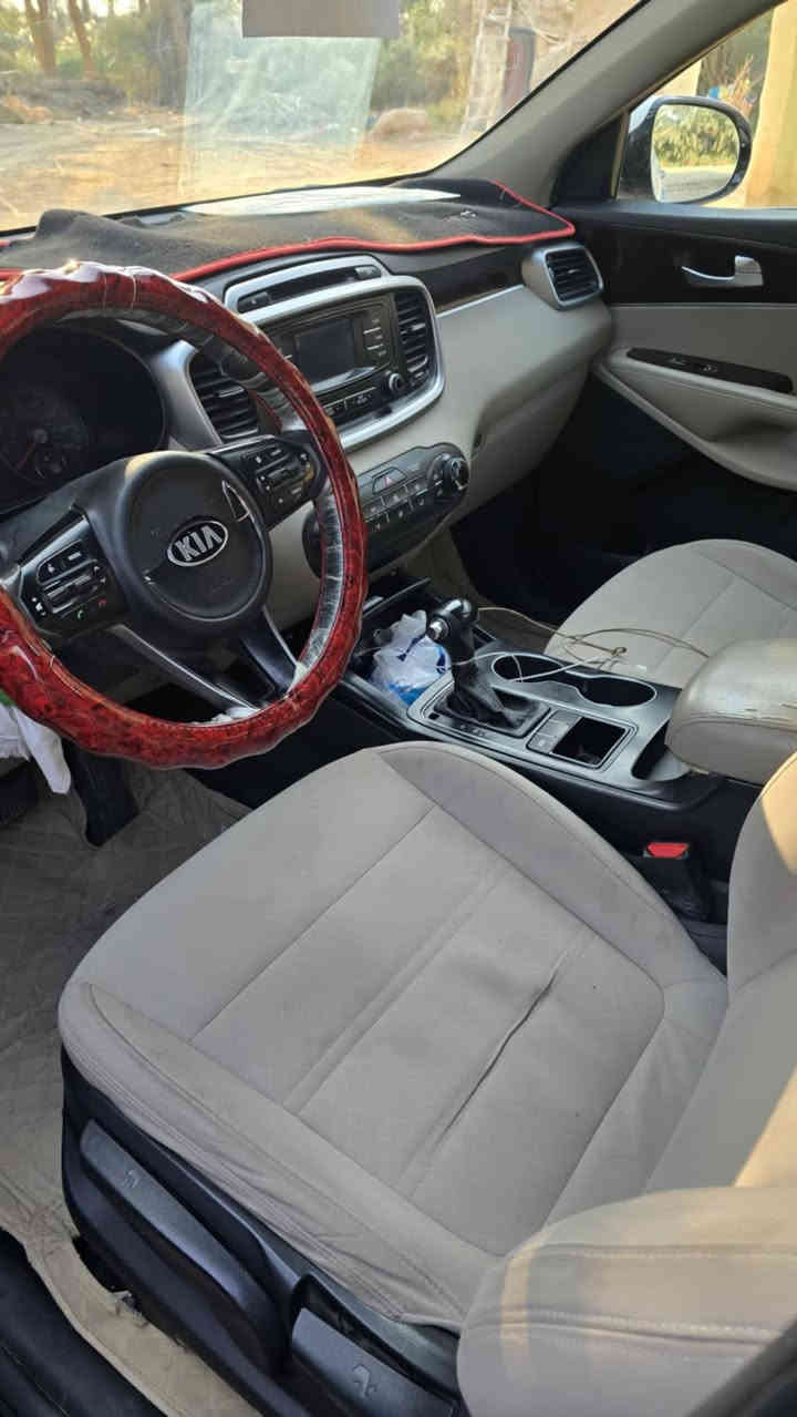 السلام عليكم للبيع ومراوس كياسورنتو 2017وارد امريكي رقم مثنى انكليزي بسمي محرك 6سلندر 7راكب محرك وكير حداديه وتخم تاير وتبريد ثلج جاهزه من كلشي حادثه 5قطع بدون دواخل صور الحادثه بلمنشور سعر175مكاني السماوه الرميثه للاستفسار الاتصال ***********
