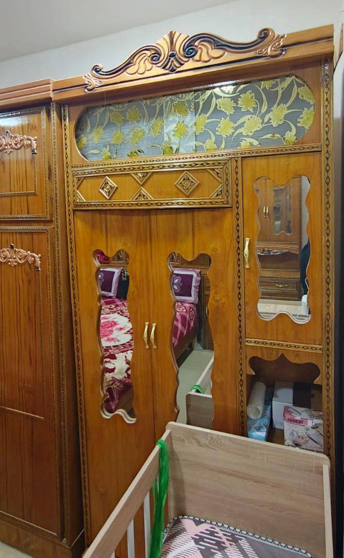 السلام عليكم عندي غرفه خشب صاج للبيع مستخدمه 5 اشهر سعرها مليون و100
للتواصل ***********
