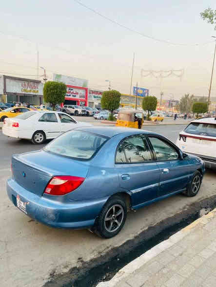 السلام عليكم 
كيا ريو 2001 محرك 1600 اوتوماتيك
تبريد شغال  كهربائيات شغاله
تخم تاير جديد رقم بغداد  انگليزي  
تحول مباشر مكان بغداد جسر ديالى الجديد 
السعر39
اتصل واتس اب او على الرقم *********** Colombo

