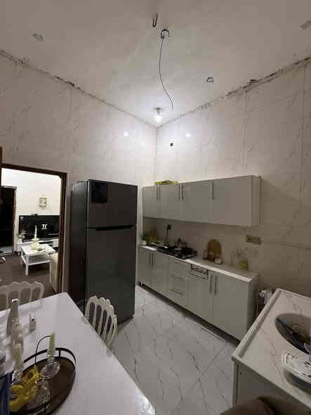 السلام عليكم احبتي الكرام 
دار سكن للبيع. 
المساحه 120م
..طابو زراعي عراقي اصولي مكاتبه وكاله نسخه من طابو. 
..
البيت طابقين .يحتوي البيت علا 4 غرف نوم .وصاله عدد 2...ديوان ..ومطبخ..وصحيات داخلية وخارجية وطارمة. 
البيت بناء حديث شغل درجة اولى 
...
.العنوان ابي الخصيب. الصنكر .قرب سايدين.
..منطقة سكنية هادئه..
...السعر.74 بي مجال 
للاستفسار ***********. سجاد المالكي.
