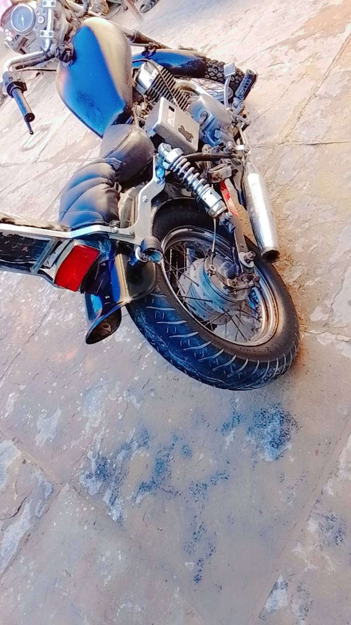 سلام عليكم دراجه هارلي ريبل مكينه 250 cc نكره سلف باي وقت لاتنقيص ولا تبخير مراوس او بيع حسب القناعه واذا بانده 250 بعد احسن رحمه الموتاكم الي مايشتري يعبر المنشور وتحياتي لجميع مكان كوت وهاذه رقمي ***********
