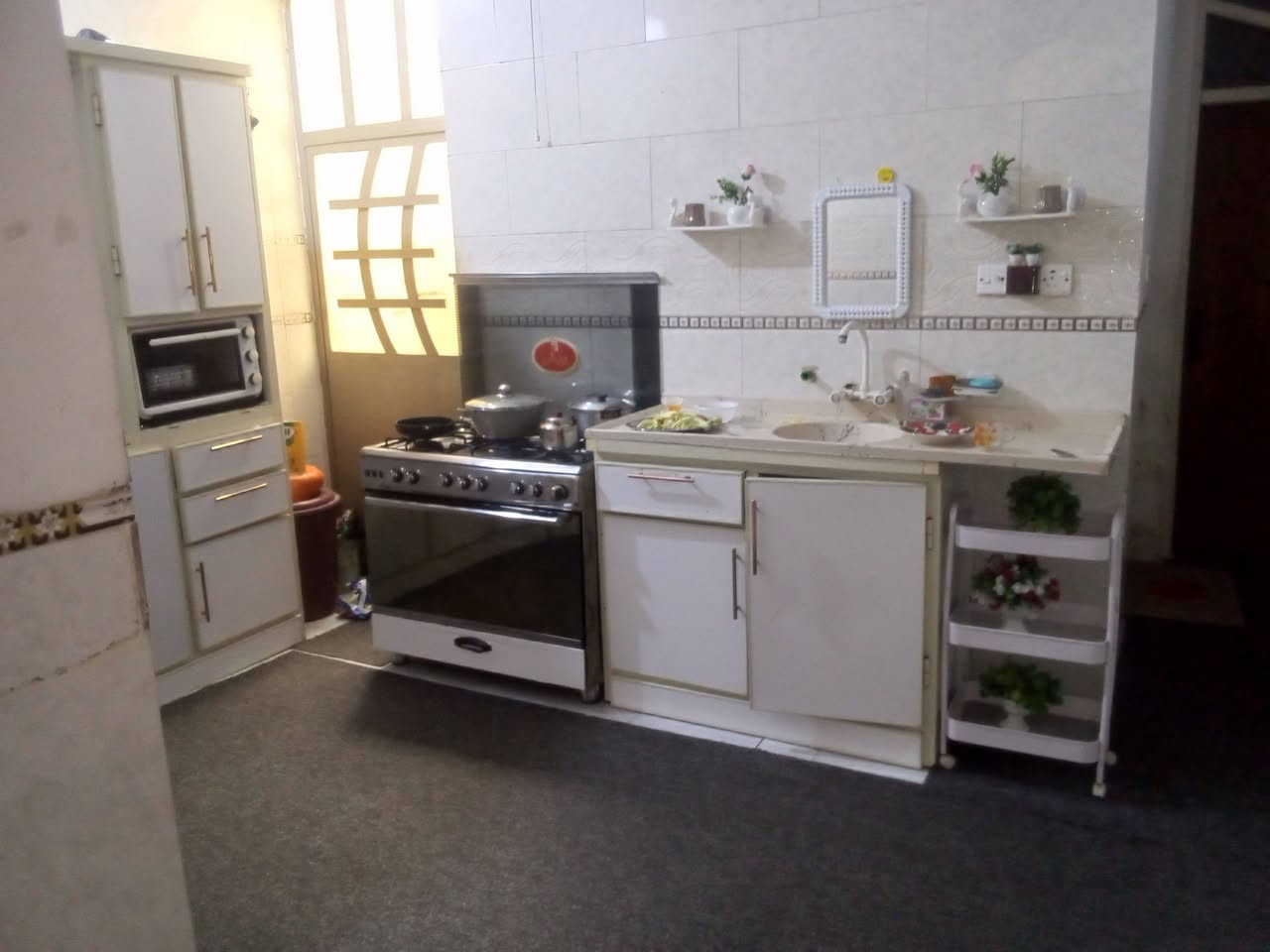 بيت للبيع 100م ضباط الثانيه مربع الحشد قرب تارتار حي الرحمه 70وبي مجال ***********
