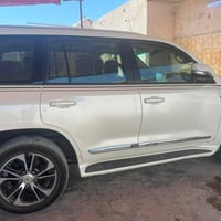 لاندكروز كاز 2016 السياره فول مواصفات مكفوله من الصبغ والظربه بس محركه...