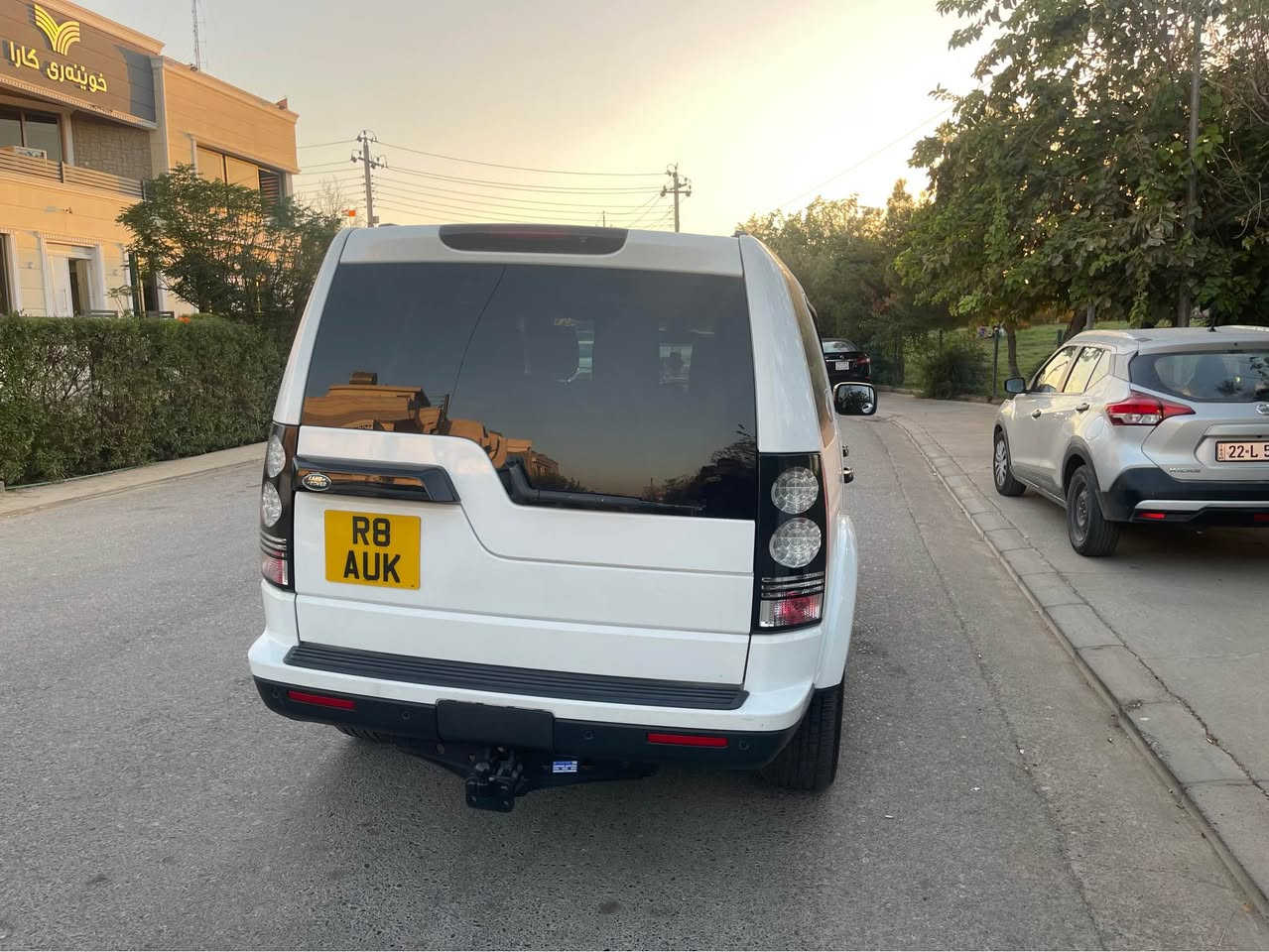 7000 $ Land Rover discovery 4. Tebeenee froshtni bo yakek passporte baritannia habe. Sayaraka be 3ayba. Da3mi nya. Bwayeghi nya. Bo zanyari zyatr, ***********. أربيل, العراق
