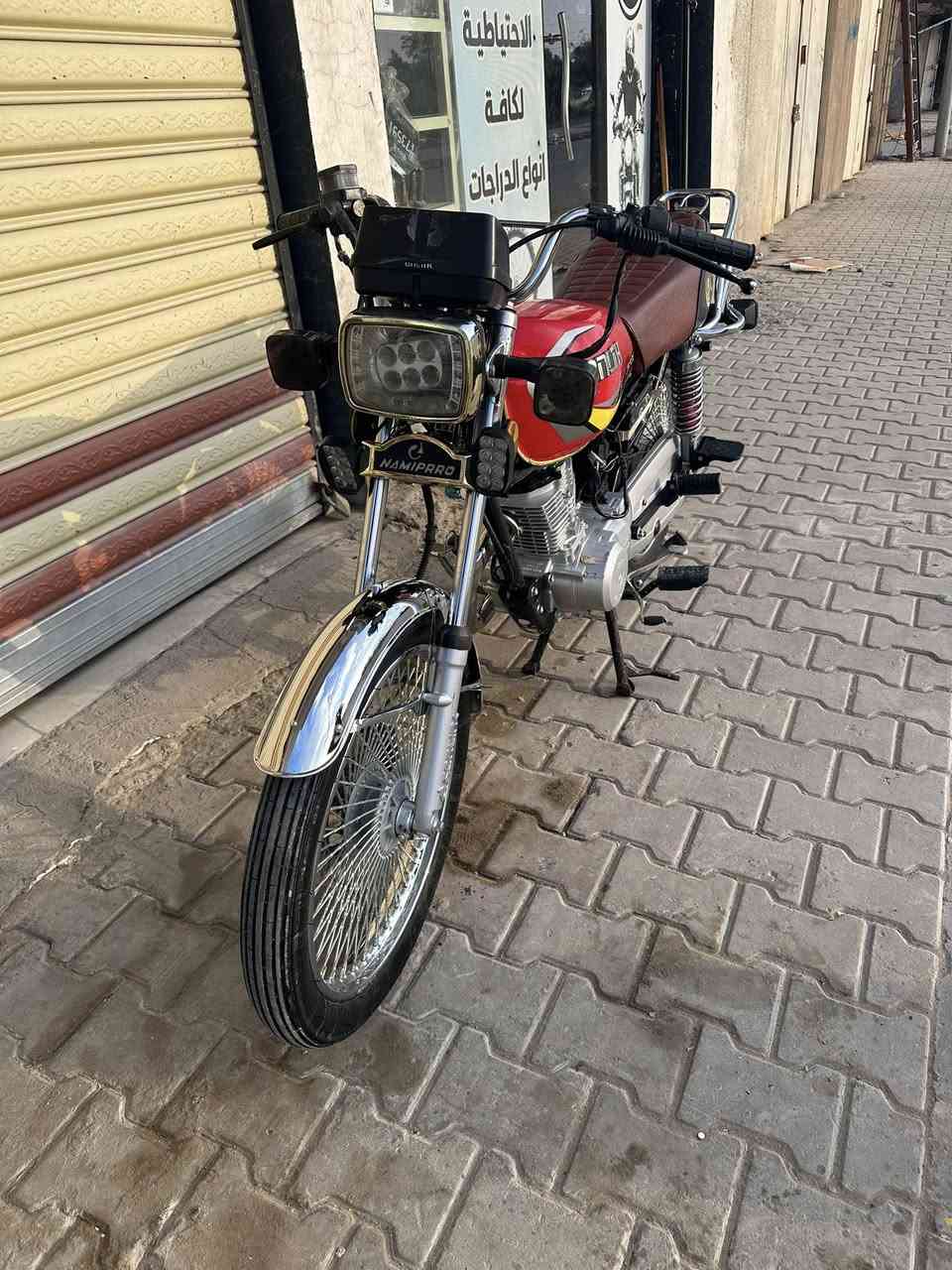 سلام عليكم دراجه موديل 23 دراجه كدامك بلحقيقه احله من صوره بلاد أنطيك شرط بدراجه سبانه مامدود عليها ناقصها بس صفاحيه مكاني تكريت شارع احتفالات +سعر دراجه 525 وبيها مجال شويه  مامتواجد هنا بس ع رقم ***********￼
