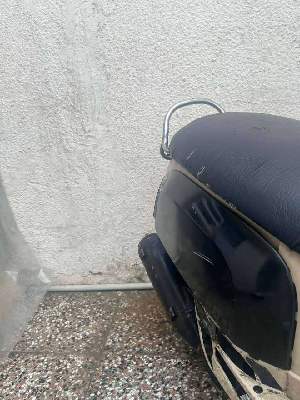 بوليس كابريتر السعر 250وبيها مجال مكاني صليخ ***********
