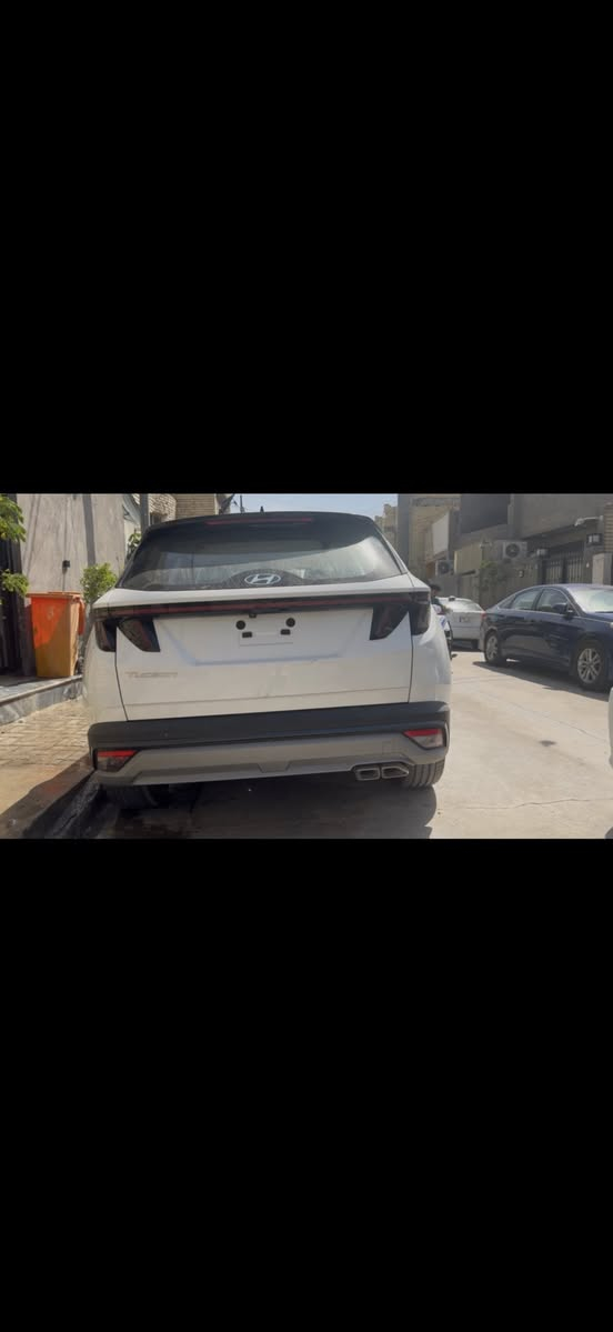 توسان موديل 25 زيرو سياره رقم بغداد بيها بارد  بلنيد على كد شبر  بلشركه  بلتحميل. صار بيها سعر مناسب 215. قفل  سياره  جديده  تو كلر هاتف ***********
