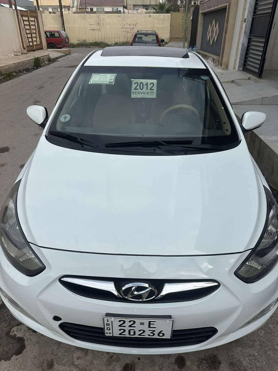 السلام عليكم اكسنت 2012  فول موصفات بلو ضرر فقط دائر الخافي وبيها ٣ بكانتات بارد مكينه شرط ***********
