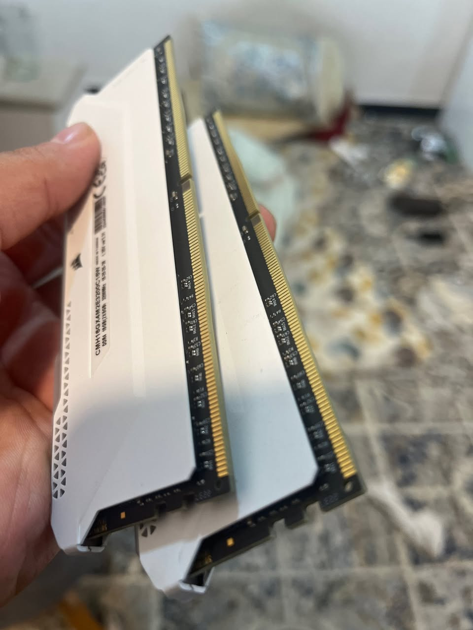 عندي رامات 8*2 ddr4 اربع قطع
مراوس ب رامات ثنين 16*2 
اول ثنين عندي corsair vengeance pro sl 3200mhz
مستخدمات
الثنين الباقيات xpg 3200mhz جدد 
مراوس او بيع ( السبب عندي بس ثنين سوكيت بالمذربورد)


**إذا كنت صاحب هذا الإعلان وتريد حذفه لأي سبب، رجاءا أرسل رسالة إلى الدعم الفني**