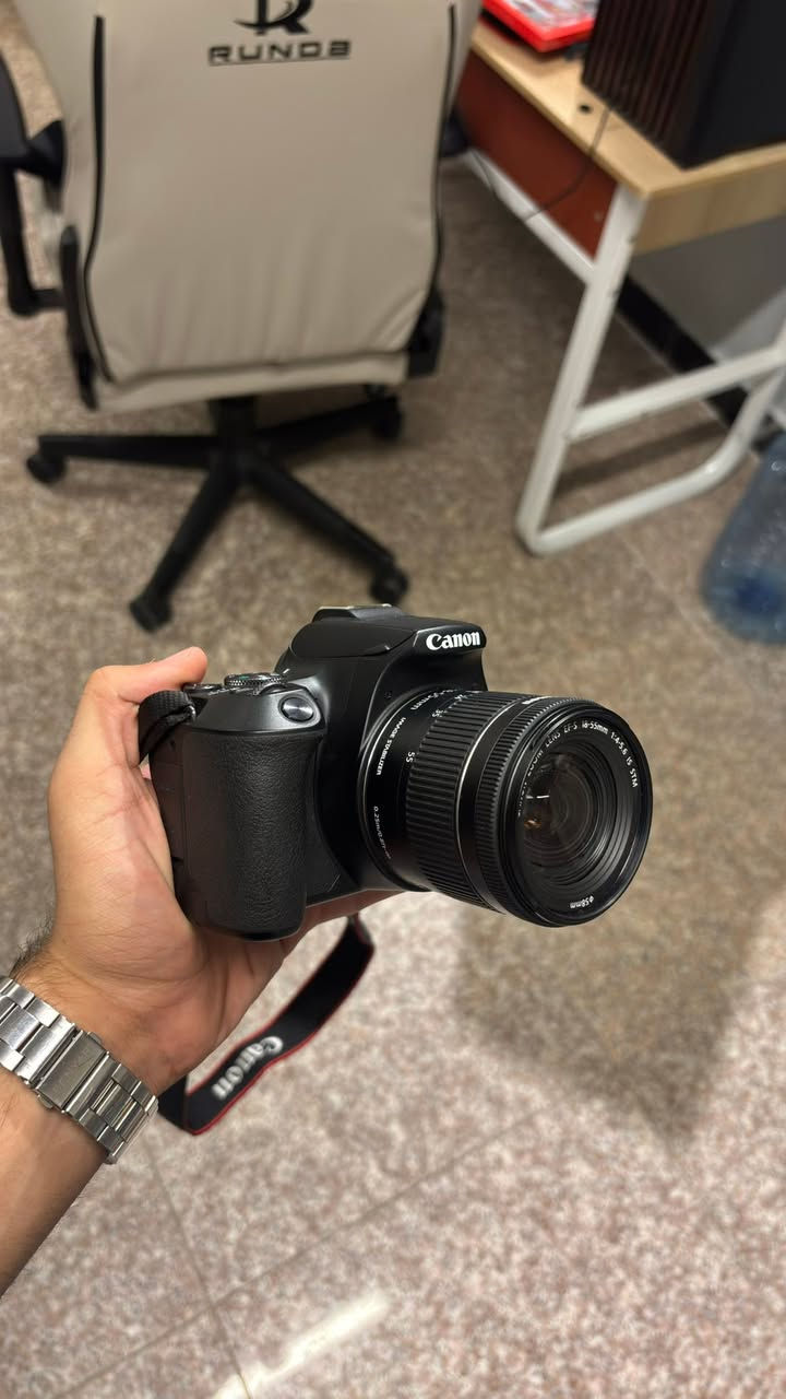 بسم الله
جمعة مباركة
للبيع canon 250d نسخة stm بحالة ممتازة بدون اي خلل

تفاصيل الكاميرا :
Full HD 60fps ,4K تصوير فيديو بدقة
• سنسر كروب فريم 24.1 ميكا بكسل
(Flip Screen) شاشة لمس متحركة بالكامل •
Dual Pixel AF نظام تركيز تلقائي سريع •
• اتصال Wi-Fi وBluetooth لنقل الصور والتحكم بالكاميرا
• خفيفة الوزن وسهلة الاستخدام
• مناسبة للمبتدئين وصناع المحتوى والتصوير الفوتوغرافي

الاستخدام شخصي فقط
سبب البيع للتطوير وعدم التفرع للاستفسار اكثر على الخاص


**إذا كنت صاحب هذا الإعلان وتريد حذفه لأي سبب، رجاءا أرسل رسالة إلى الدعم الفني**