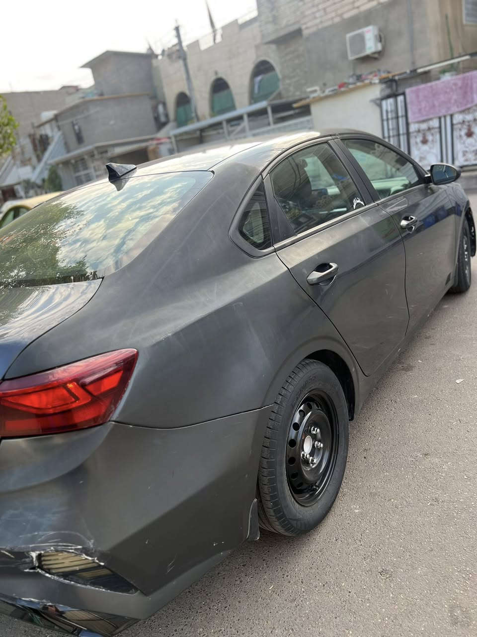 السلام عليكم
كيا فورتي

 موديل 22

رقم بغداد بسمي

ماشيه 77 ميل

لون رصاصي

محرك الفين دوش

السياره ليبل واحد حادثهه جاملغ خلفي 

صور الحادث بلمنشور

 سياره بسمي تحويل مباشر

مواصفاتهه 

اشاير مري 

رادارت اماميه 

مانع انزلاق

مود درايف

مثبت سرعه

قياده ذاتيه

تحديد مسار 

شاشه كار بلي

كامره دوران 

وتخم تاير جديد

السعر  137💲 وبيهه مجال

الهاتف ***********

مكان السياره بغداد حي العامل
