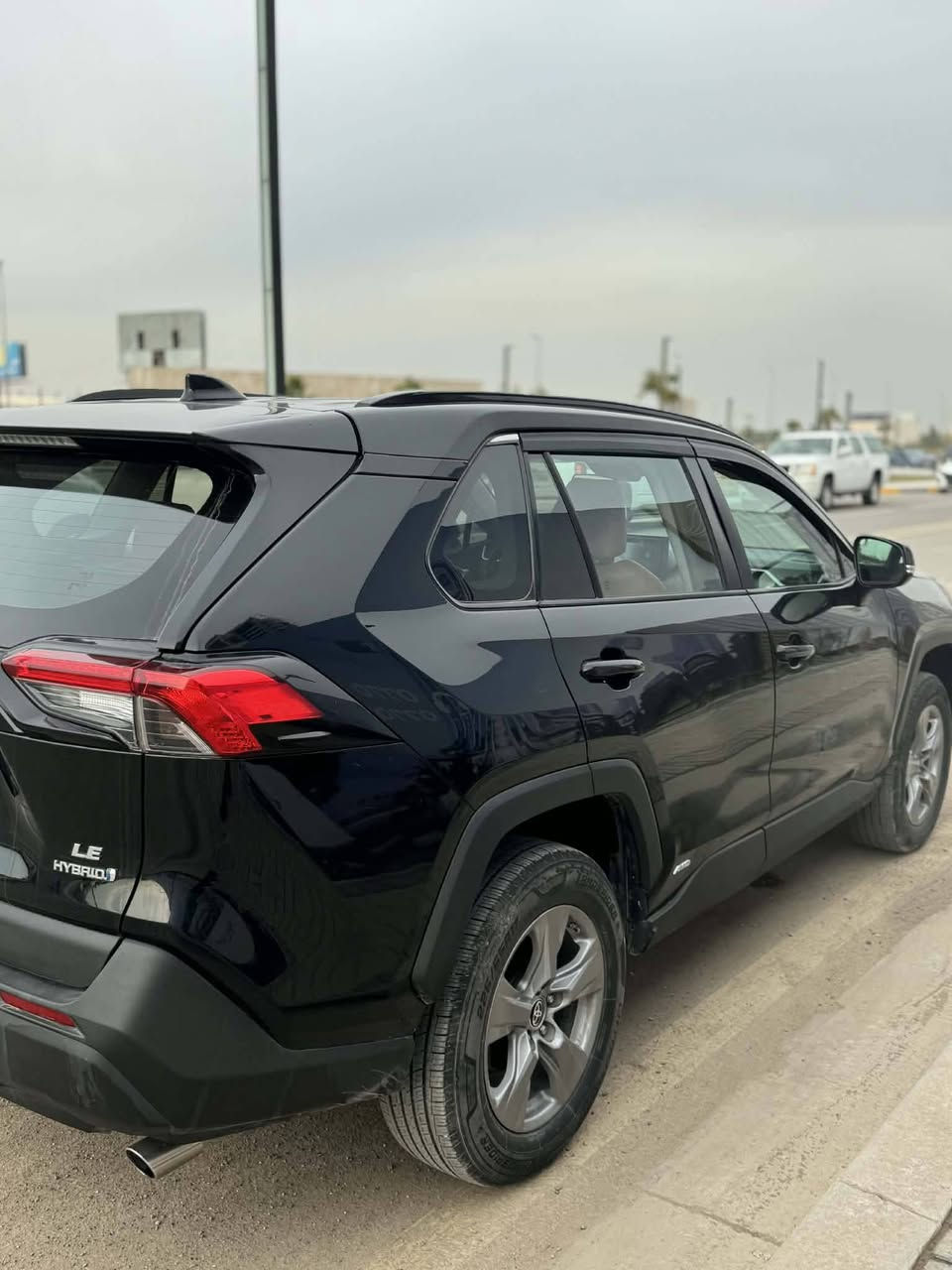 🚗 تويوتا RAV4 هايبرد موديل 2022
رقم بغداد – تحويل ثاني يوم
✨ المواصفات والحالة:
كفالة عامة
عدا بارد بسيط بباب السايق (غير واضح نهائياً)
تقريرها مسجل فيضانات أمطار بدون تحديد نسبة
السيارة مستوردها بنفسي بنفس السنة ومُرقمة على إيدي
صارلها عندي 3 سنوات استخدام شخصي
شرط الفحص + السونار
كفالة برغي — مامفتوح بيها
كلها وضع شركة
📍 مكان السيارة: بغداد – الدورة
💰 السعر: 210 بيها مجال للجادين
📞 للاستفسار: ***********
سيارة نظيفة ومرتبة وتستاهل المعاينة 👌
اللي يدور RAV4 هايبرد بسعر مناسب لا يضيعها 🔥
