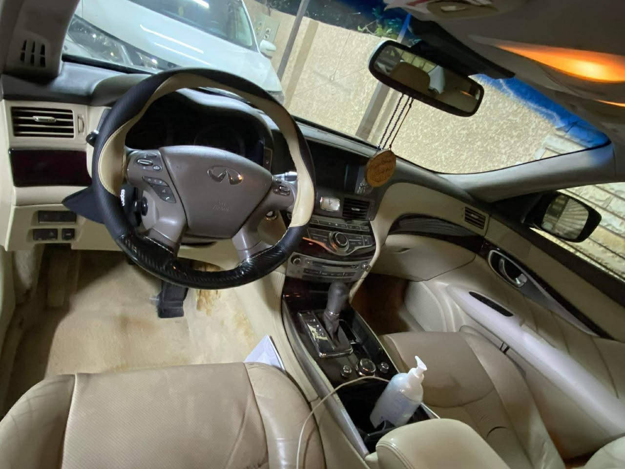 M37
2013
ضفاير عقول مبدلهن يم البطل سماعيل 
ورشة Vp 
فول مواصفات 
حساس امامي 
مري شفط +قلاب 
كشنات ميموري +تدفئه وتبريد
داينمو جديد +بور جديد+
تبريد قطعتين
 منضومة تبريد كامله جديده فريز كمبريسر راديتر تبريد ثلج
كامره دواره 
منضومة زنون 
لد داخلي 
عليها اضافه 
بردات تخم عاتم 100‎%‎
منضومة غاز تريدها بدون منضومه او مع المنضومه سعرها 110
بنيد بي جراد وصبغ نص جاملغ 
مكاني بغداد الدوره 
للاستفسار ***********
