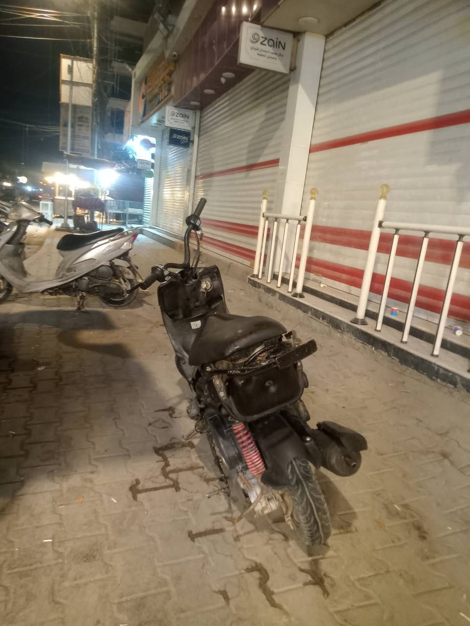 دراجه لبيع أو مراوس دراجه مكفوله بس الفلاوين خربان
كلشي شغال بيها كهرباياته كله شغله مكفوله من كلشي غراضها كامله بوشه 55 مفتوح مره وحده 
السعر 550 بها مجال قليل 
او مراوس بماكس
الرقم ***********
