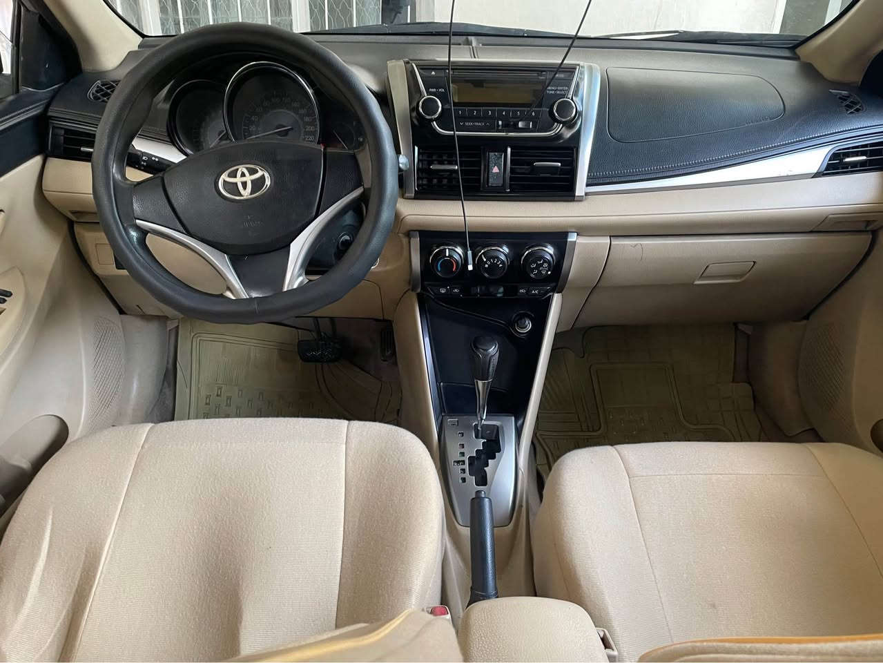 تيؤتا  يارس ٢٠١٤ 
٥ پارچه و نيوي هه يه  بي ژؤري 
ته نها جي قفلي سندوقي گؤراوه 
هه زه ي نويه ٢٠٢٦ 
به ناوي خومه 
هيچ خرامه ي له سه نيه 
٤ تايه و ويلي تازه يه 
سحري ٩١ مجال 
له هه وليرم 
*********** أربيل, العراق
