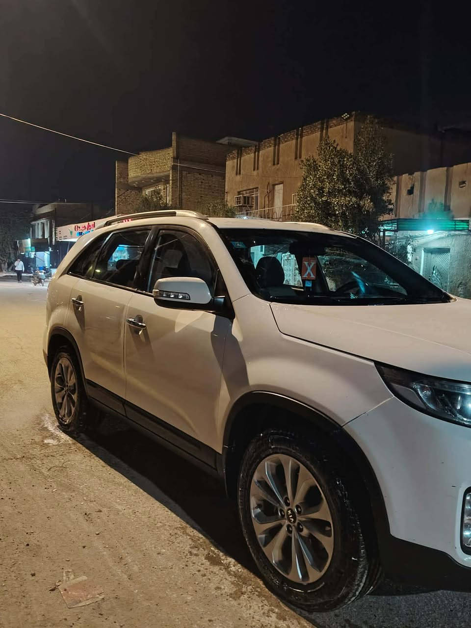 سورنتو2013 خليجي مكفواله من الصبغ بيها شويه بارد سياره حلوه كامره شاشه سويج رقم واسط سونار منشور مكان السياره واسط كوت 7 راكب 3 قطع تبريد ماشيه 275 تخم تايرات السعر 175 وبيها مجال موبايل *********** مكينه مكفوله مامفتوحه. مكينه 4 سلندر
