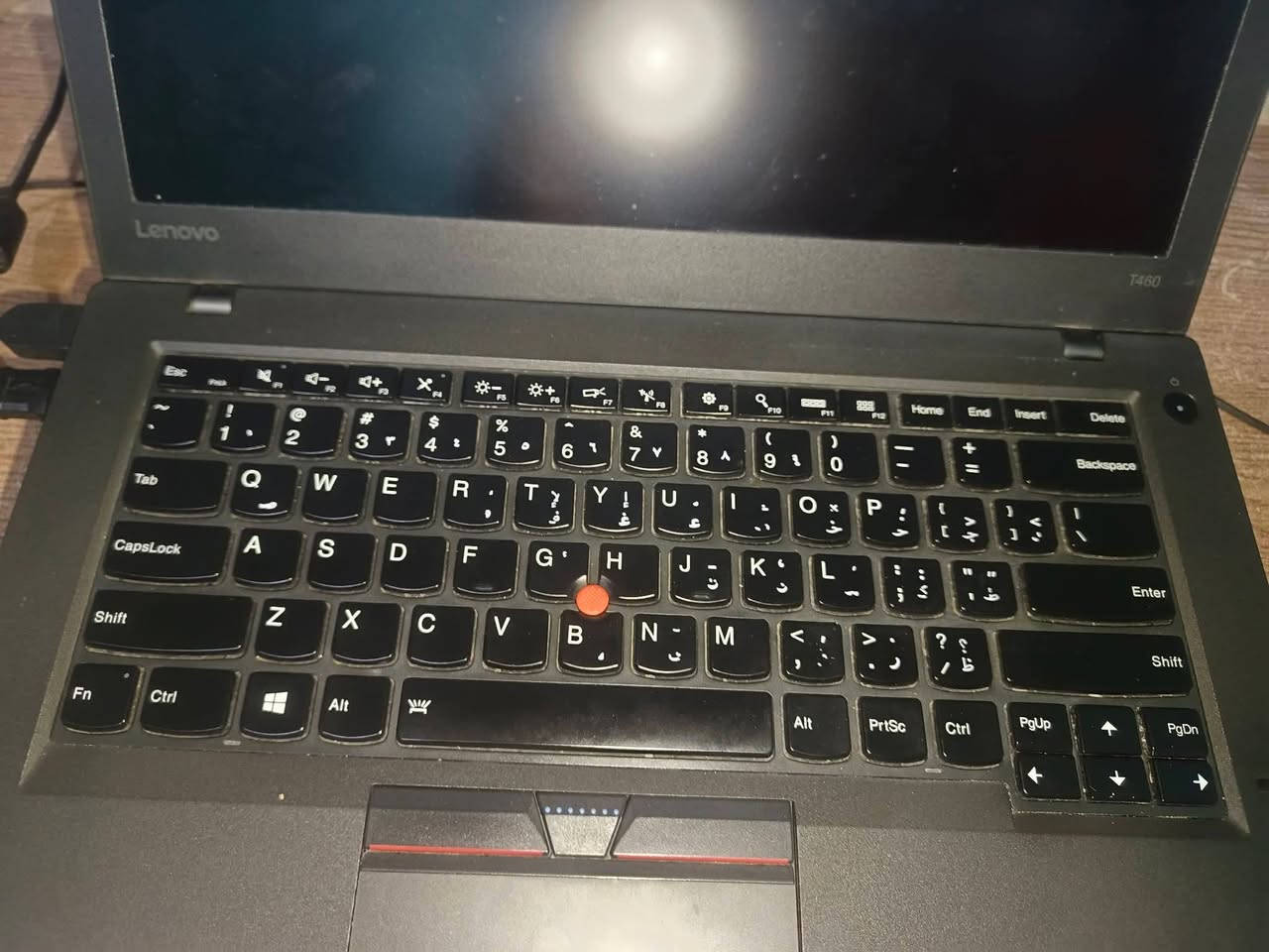 💻 السلام عليكم ورحمة الله وبركاته.. للبيع لابتوب Lenovo ThinkPad T460 الغني عن التعريف 💻
​لأصحاب العمل الشاق والدراسة والتصفح، الحاسبة نظيفة جداً ومن الفئة العملية المقاومة للصدمات والمشهورة بقوة تحملها.
​✨ ملاحظة للمصداقية: الحاسبة هاردوير وفحص كامل شغالة 100%، فقط تحتاج تنزيل نظام ويندوز جديد من يمك 
​📊 المواصفات الفنية الـفول:
🔹 المعالج: Intel Core i5 (الجيل السادس)، أداء قوي ومستقر.
🔹 الذاكرة (الرام): 8 جيجابايت (قابل للزيادة والتطوير بسهولة).
🔹 التخزين: هارد SSD بسعة 256 جيجابايت (سريع جداً في فتح البرامج والإقلاع).
🔹 الشاشة: شاشة ممتازة بدقة عالية، ألوان واضحة جداً ومريحة للعين للمشاهدة الطويلة.
​🎁 الهدايا والملحقات المجانية القادمة مع اللابتوب:
💼 حقيبة (جنطة) أنيقة لحماية الجهاز.
🔌 الشاحن الأصلي الخاص بها.
🖱️ ماوس خارجي هدية.
📦 جميع الملحقات الأساسية كاملة.
​💵 السعر المطلوب: 190 ألف دينار عراقي فقط.
🤝 (وبيّه مجال بسيط للطيبين وللشراية الجادين.. وماراح نقصر وياكم وبيه خير يتدلل).
​📍 المكان: ذي قار / الفهود.
📩 للتواصل والاستفسار، يرجى مراسلتي على الخاص أو ترك تعليق.


**إذا كنت صاحب هذا الإعلان وتريد حذفه لأي سبب، رجاءا أرسل رسالة إلى الدعم الفني**