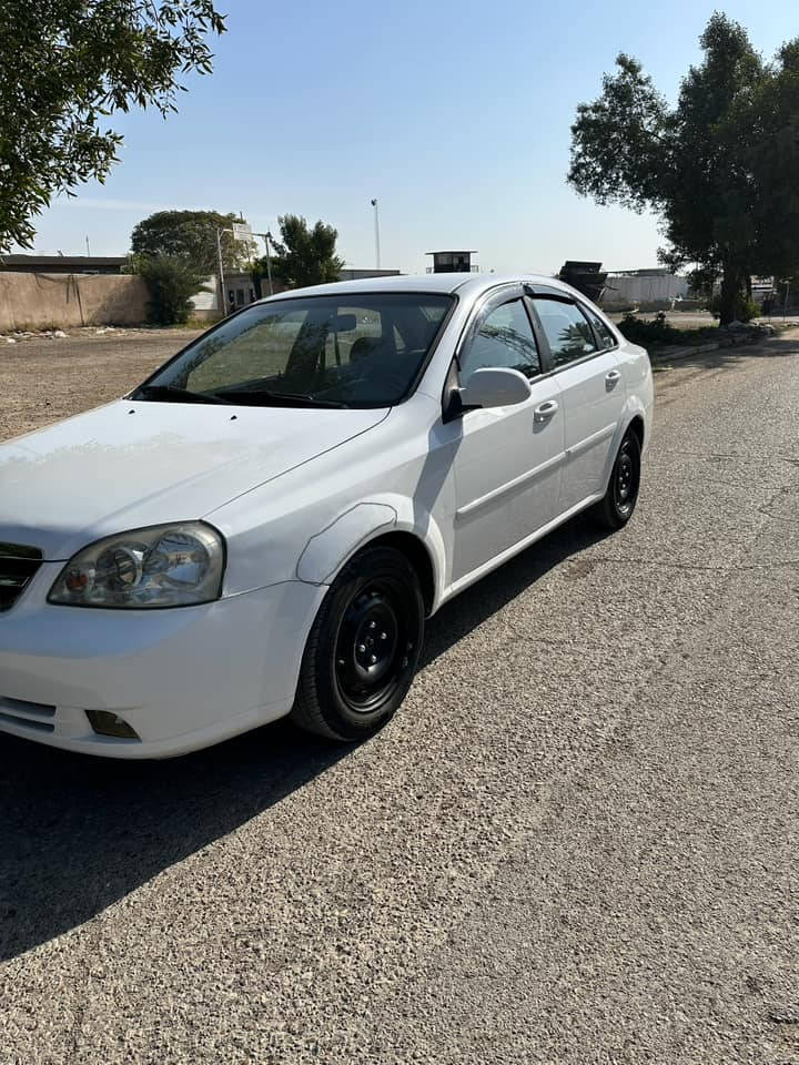 سلام عليكم شباب اوبتره للبيع فقط موديل 2012 باسمي بيها فقط شويه بالدوسه صبغ وتلاث مكانات بارد محددهن بالصور مكينه كير تبريد كله صدر كله كفاله مكاني حي الجهاد سعرها 95 $ وبيها مجال ***********
