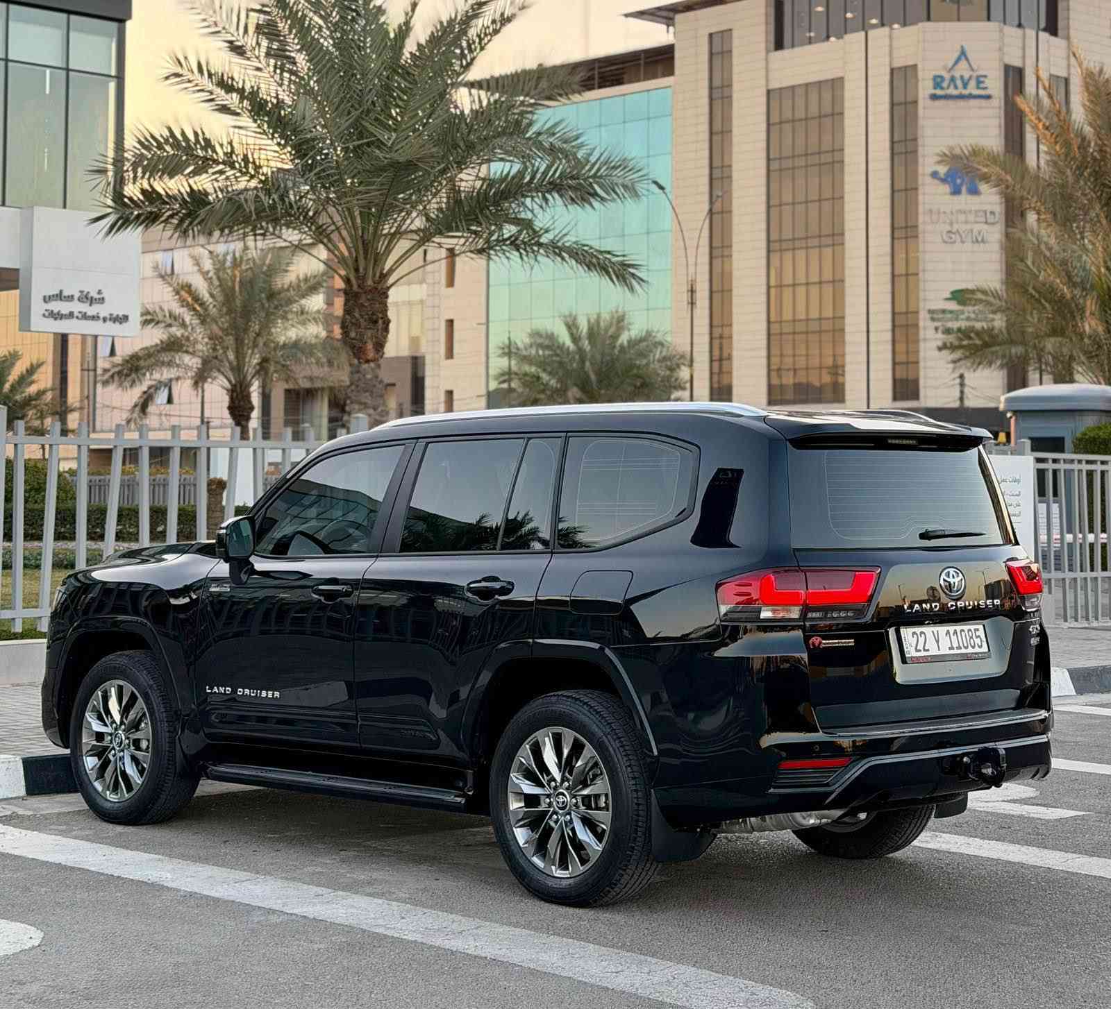 لاند كروز بلاك 2024وكاله ساز ضمان  كفاله عامه  
فول موصفات 
1. فتحه سقف 
2. كامرات 4 
3. رادارات 
4. حساسات 360 درجه 
5. صندوق كهرباء 
6. شاشات عدد 3 
7. كشنات كهرباء 
8. شاحن لاسلكي 
9. ثلاجه 
10. نظام فور ويل 
11. كشنات تبريد 
12. محرك 6 سلندر 4000 تنفس طبيعي 
13. ماشيه 30 الف كيلو 
14. رقم أربيل باسمي تحويل مباشر 
15. باج تضليل سنه جديد باقي بي 11 شهر 
16. مكان السياره بغداد السيديه 
17. السعر 720 ورقه 
18. الاستفسار
***********
*********** بغداد, العراق
