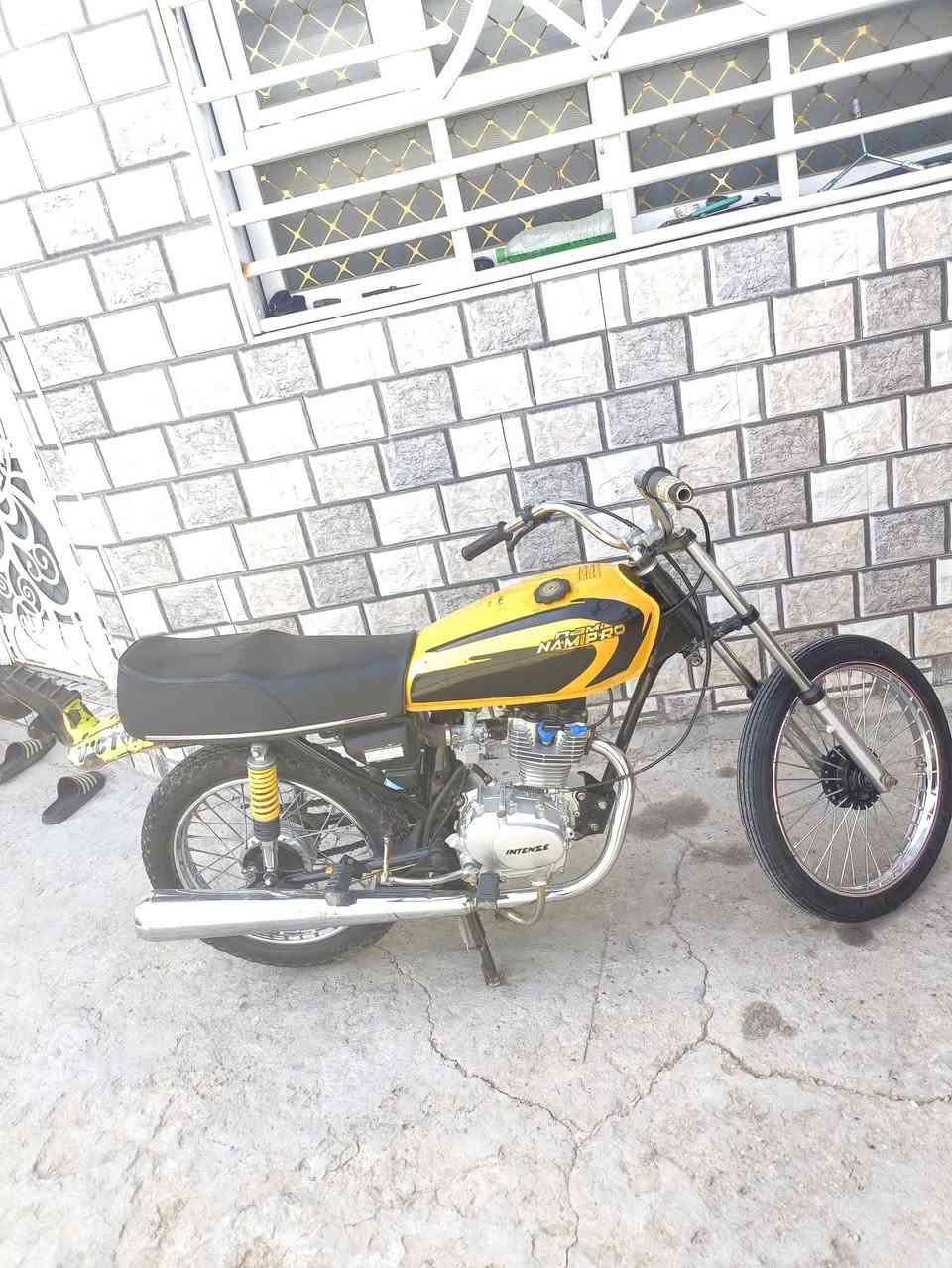 دراجه للبيع انتنس مافتوحه بس اتفيلس
اوراق 16 ابليته او رقم اب 550 او بيه مجال خابر ودلل ***********
