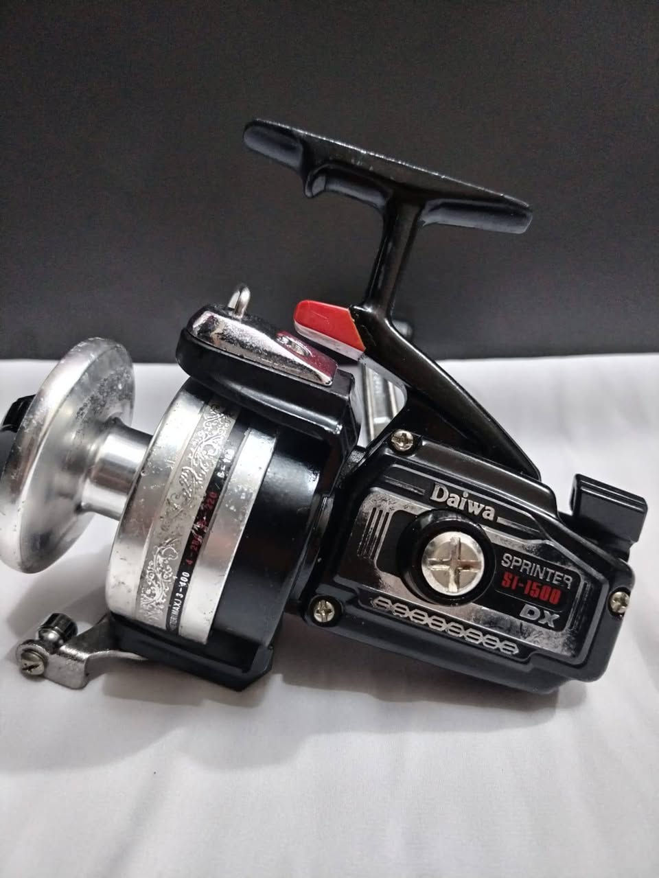 اللهم صل على محمد وآل محمد 
   السعر ٥٥ ألف 🔊🔊 قفل 
دايوا سبرنتر DX St -1500
الماركة: Daiwa
الصنع: ياباني 🇯🇵🇯🇵
 ( للأنهار والبحيرات)🎣🎣
المكينه معدن قوي وصاحب العمر الطويل
مكينه كلاسيكية 
سعة الخيط تقريباً:
  30 .ملم = 220 متر
  50 .ملم = 150 متر
  40 .ملم = 280 متر
الحالة: نظيفة جداً  جداا ٩٥٪
الاستخدام: صيد نهر، شط، بحيرات


**إذا كنت صاحب هذا الإعلان وتريد حذفه لأي سبب، رجاءا أرسل رسالة إلى الدعم الفني**