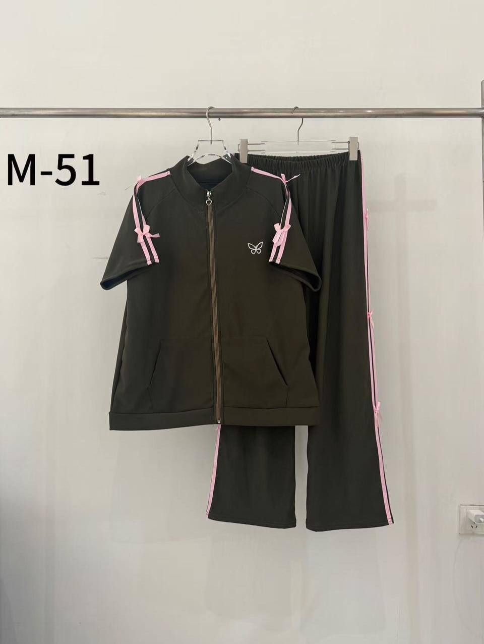 تراك فيونكه 🎀خامه درجه اولى 
موديل حلو واخامة راقيه قياساته راهيه 

قياسات Xl Xxl 
يوجد خدمة توصيل


**إذا كنت صاحب هذا الإعلان وتريد حذفه لأي سبب، رجاءا أرسل رسالة إلى الدعم الفني**