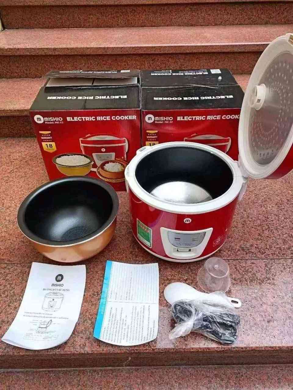 جدر  طبخ الأرز الكهربائي من ميشيو – عملي وأنيق في كل مطبخ!
بسعة 1.8 لتر تكفي العائلة، وبقدرة 700 واط لطهي متجانس وسريع 🔥
وعاء داخلي بتيفلون ذهبي مانع للالتصاق وسهل التنظيف 
غطاء محكم بفتحة بخار يحافظ على نكهة الأرز والطراوة 
زر واحد للتشغيل مع خاصية التسخين التلقائي بعد الطهي 
يوجد خدمة توصيل لجميع المحافظات بغداد, العراق


**إذا كنت صاحب هذا الإعلان وتريد حذفه لأي سبب، رجاءا أرسل رسالة إلى الدعم الفني**