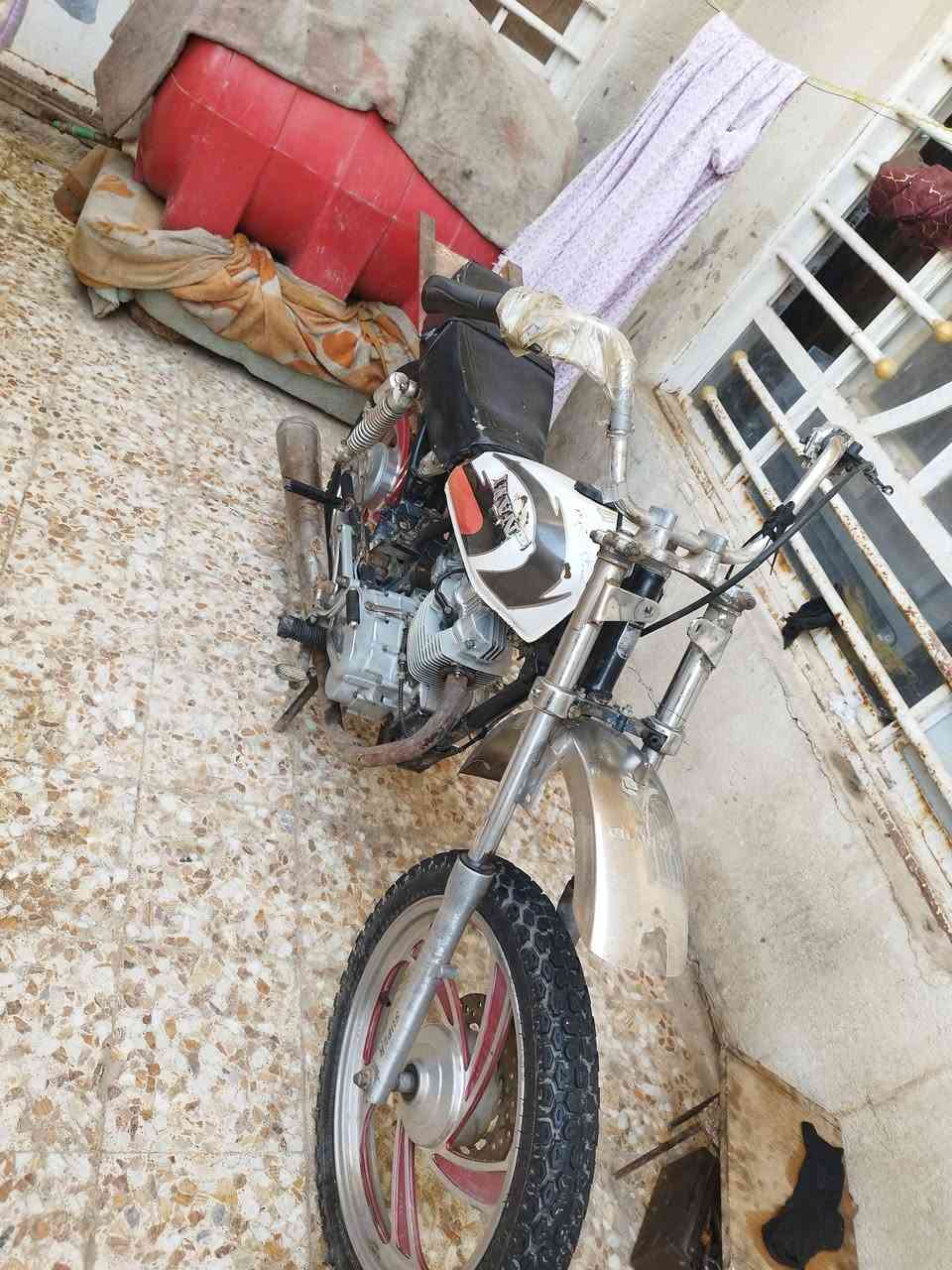 ‏‪0777 243 8992‬‏
دراجه لبيع بدون وراق مكفوله سعره 150 بيه مجال 👉مكان مغربه
